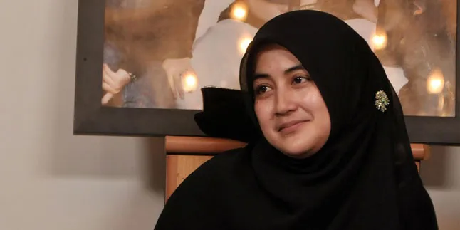 Pipik Dian Irawati Akhirnya Dilarikan ke Rumah Sakit Pipik Dian Irawati Akhirnya Dilarikan ke Rumah Sakit