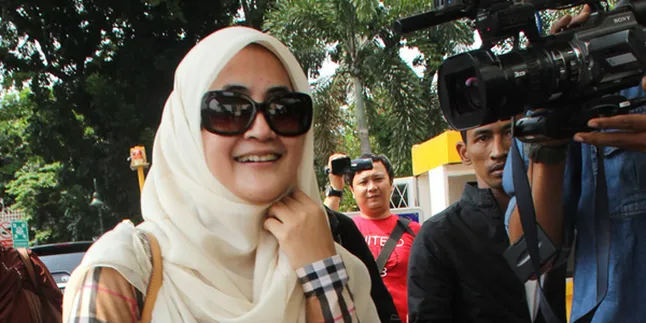 Pipik Dian Tak Mau Dipanggil Ustazah