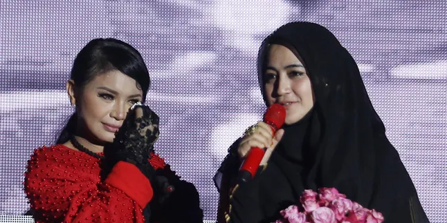 Pipik Masih Belum Tinggal Bersama Rossa, Mengapa? Pipik Masih Belum Tinggal Bersama Rossa, Mengapa?