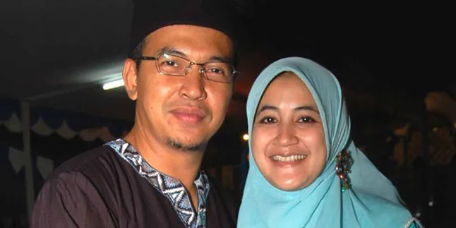 Pipik Teteskan Air Mata Terima Lifetime Achievement Uje