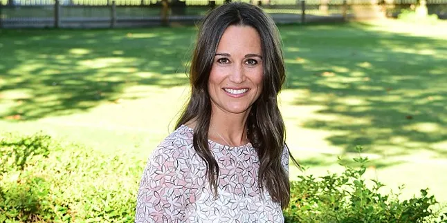 Pippa Middleton & James Matthews Akhirnya Resmi Bertunangan Pippa Middleton & James Matthews Akhirnya Resmi Bertunangan