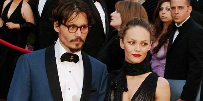 Pisah, Johnny Depp Beli Rumah Rp 42 M Untuk Mantan