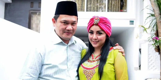 Pisah Ranjang, Farhat Abbas Bilang Regina Bukan Istrinya? Pisah Ranjang, Farhat Abbas Bilang Regina Bukan Istrinya?