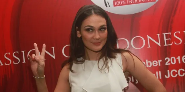 Plus Minus Menjadi Artis dan Pebisnis di Mata Luna Maya Plus Minus Menjadi Artis dan Pebisnis di Mata Luna Maya
