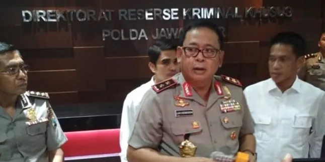 Polisi Rilis 5 Inisial Seleb yang Terlibat Jaringan Prostitusi Online, Siapa Saja? Polisi Rilis 5 Inisial Seleb yang Terlibat Jaringan Prostitusi Online, Siapa Saja?