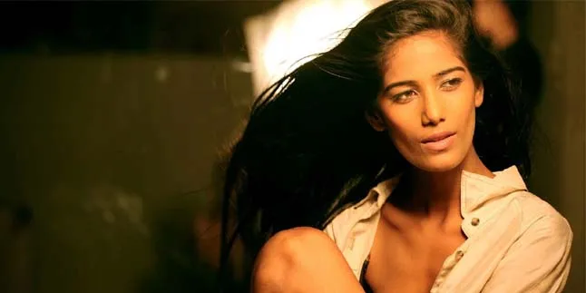 Poonam Pandey Setuju Bintangi Reality Show Dengan Kontrak Rp 3,3 Miliar