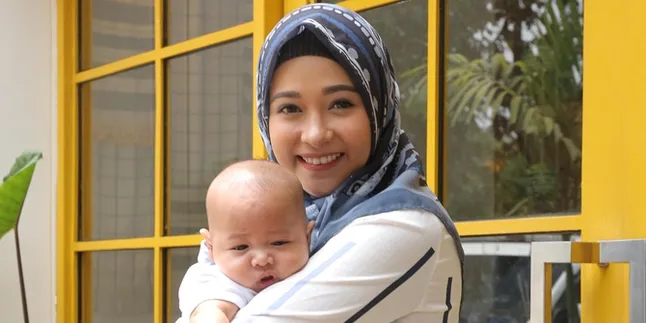 Poppy Bunga Bercerita Soal Perkembangan Anak Keduanya yang Sempat Sakit