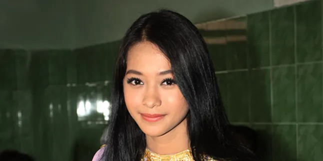 Poppy Bunga Melahirkan Secara Caesar