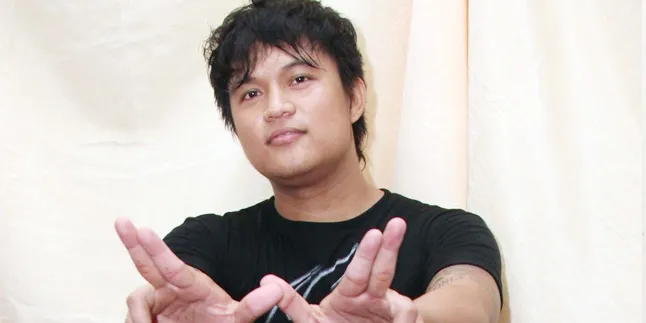 Posan Tobing Urungkan Niat Punya Enam Anak Posan Tobing Urungkan Niat Punya Enam Anak