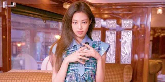 Pose Bawa Parfum di Prancis, Jennie BLACKPINK Cantik Natural