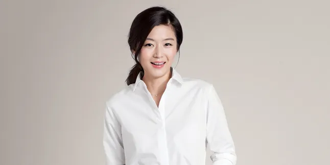 Pose Cantik, Jun Ji Hyun Awet Langsing Walau Sedang Hamil 5 Bulan
