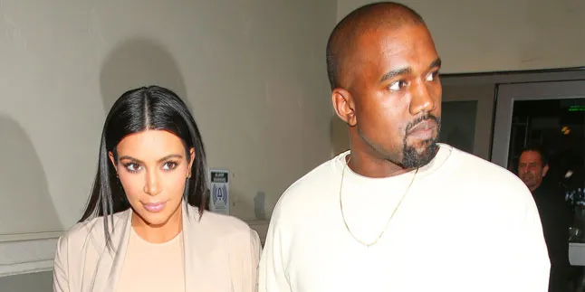 Pose Tanpa Busana Kim K Dikritik Pedas, Kanye West Beri Dukungan Pose Tanpa Busana Kim K Dikritik Pedas, Kanye West Beri Dukungan