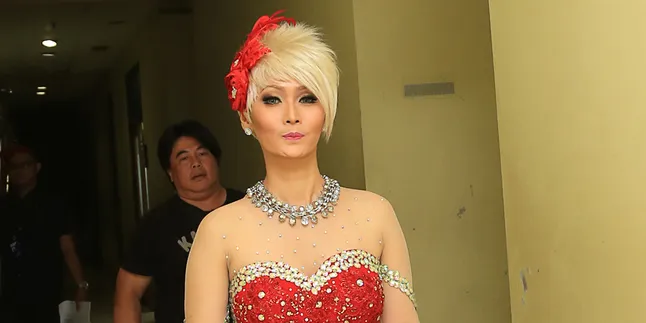 Pose Tanpa Make Up, Inul Daratista Curhat Tentang Hidupnya