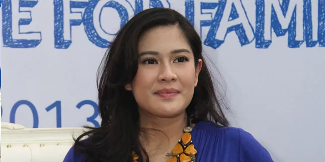 Posisi Sungsang, Dian Sastro Tak Mungkin Melahirkan Normal