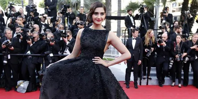 Positif Kena Flu Babi, Begini Kondisi Sonam Kapoor Sekarang Positif Kena Flu Babi, Begini Kondisi Sonam Kapoor Sekarang