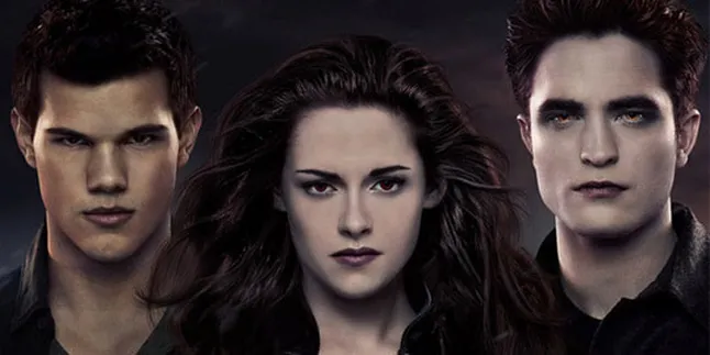 Poster Internasional 'BREAKING DAWN PART 2' Sertakan Klan Volturi Poster Internasional 'BREAKING DAWN PART 2' Sertakan Klan Volturi