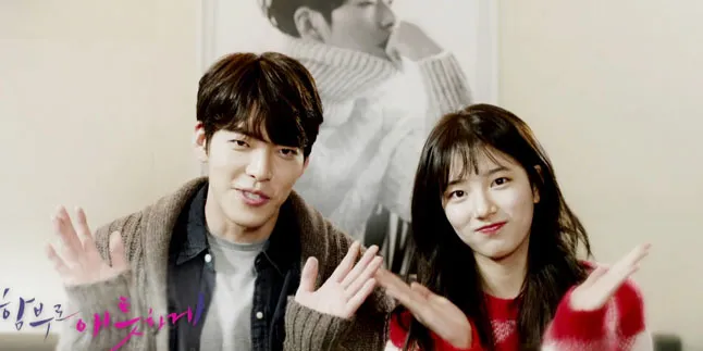Poster Official 'Uncontrollably Fond' Kenalkan 4 Bintang Utama Poster Official 'Uncontrollably Fond' Kenalkan 4 Bintang Utama