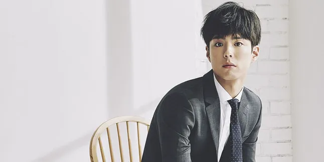 Posting Ajak Doa Bersama Gerejanya, Park Bo Gum Kembali Jadi Sorotan