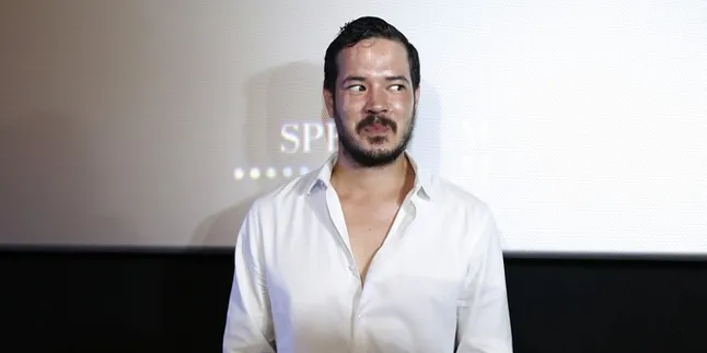 Posting Foto Bareng Wanita, Zack Lee Minta Netizen Tak Berpikiran Sempit Posting Foto Bareng Wanita, Zack Lee Minta Netizen Tak Berpikiran Sempit
