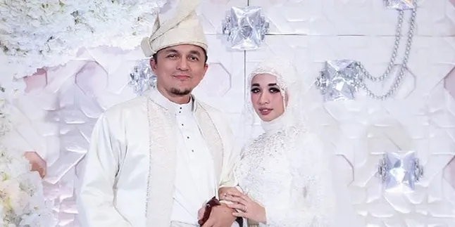 Posting Foto Engku Emran Salat Setelah Ijab Qobul, Laudya Cynthia Bella Bersyukur