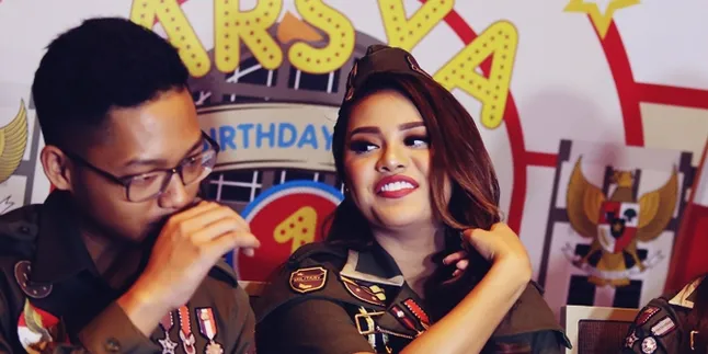 Posting Foto Jadul, Aurel Tulis Ungkapan Menyentuh Untuk Azriel