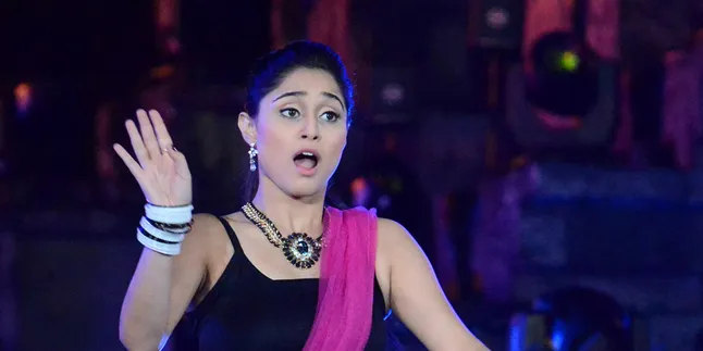 Posting Foto Saat di 'NEBI', Soumya Seth Kangen Indonesia?