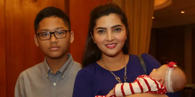 Posting Foto Sang Bunda, Azriel Ingin Ashanty Berhijab? Posting Foto Sang Bunda, Azriel Ingin Ashanty Berhijab?