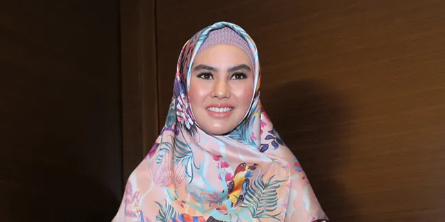 Posting Foto Tangan Genggaman dan Sebut 'Halal', Kartika Putri Sudah Nikah?