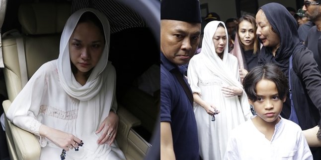 Portrait of Bunga Citra Lestari with her Child Heading to Ashraf Sinclair's Funeral, Swollen Eyes & Full of Sadness