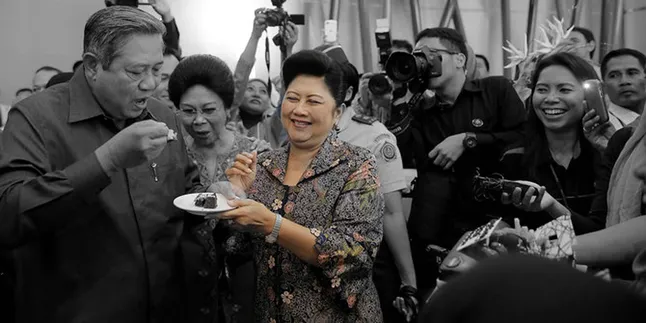 Potret Cantik Ani Yudhoyono di Usia 23 Tahun, Banjir Pujian! Potret Cantik Ani Yudhoyono di Usia 23 Tahun, Banjir Pujian!