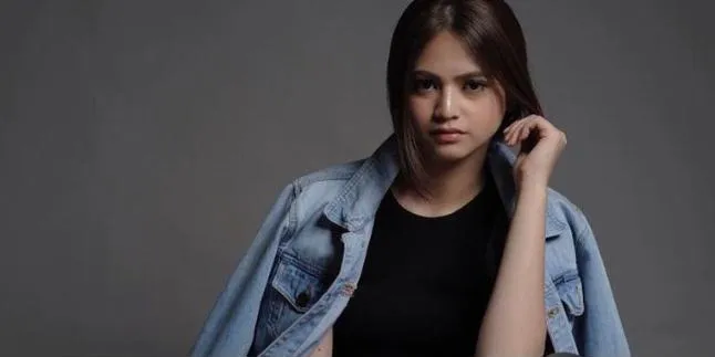 Potret Cantiknya Maudy Effrosina Yang Menolak Tua