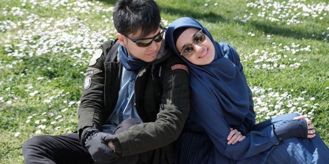 Portrait of Dhini Aminarti and Dimas Seto Always Affectionate Together, Netizens Pray for Having Children Soon After 14 Years of Marriage