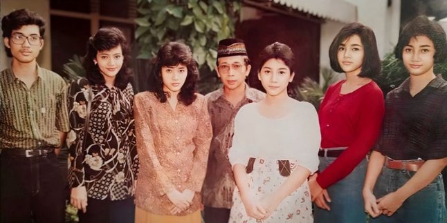 Vintage Photos of Maia Estianty's Family in 1992, Beautiful Siblings