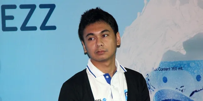 Potret Kegelisahan Jomblo, Raditya Dika Sutradarai 'SINGLE' Potret Kegelisahan Jomblo, Raditya Dika Sutradarai 'SINGLE'
