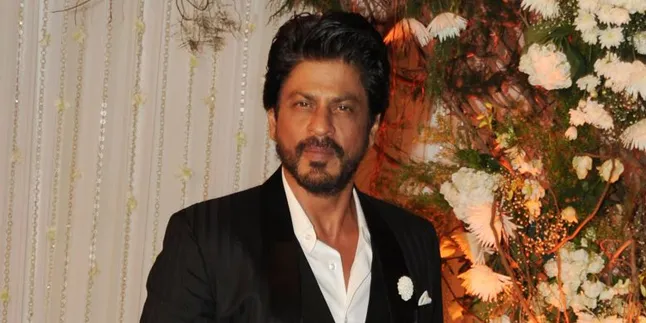 Potret Keluarga SRK dan Anak Amitabh Bachchan, Kompak di London