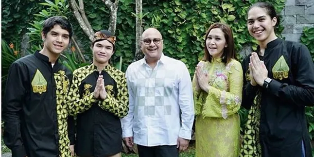 Potret Lebaran Keluarga Maia Estianty - Irwan Mussry Bersama Al, El & Dul