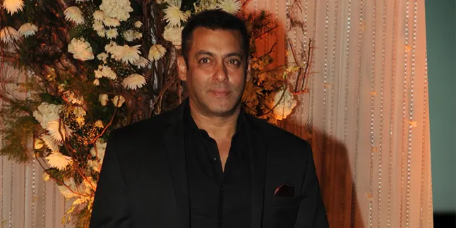Potret Masa Kecil Bareng Keluarga, Bisa Tebak Mana Salman Khan? Potret Masa Kecil Bareng Keluarga, Bisa Tebak Mana Salman Khan?