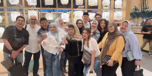 Portrait of Bella Salsabila's Birthday Celebration, Elvy Sukaesih's Granddaughter, Receives Birthday Surprise from Family