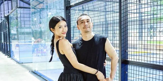 Portrait of Raditya Dika Playing Padel with His Wife, Creating His Own Community