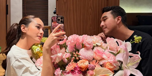Portrait of Salshabilla Adriani's 26th Birthday, Celebrating Romantically with Ibrahim Risyad