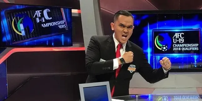 Potret Suasana di Balik Layar Komentator Bung Valentino Jebret, Enerjik Banget!