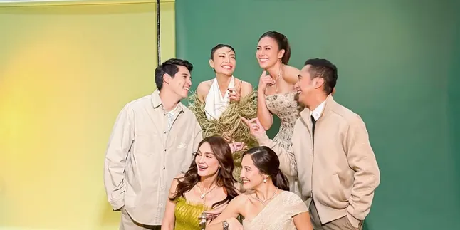 Potret Wulan Guritno Pemotretan Bareng Luna Maya, Pevita Pearce dan Ayu Dewi, Ada Aja Momen Lucunya Potret Wulan Guritno Pemotretan Bareng Luna Maya, Pevita Pearce dan Ayu Dewi, Ada Aja Momen Lucunya