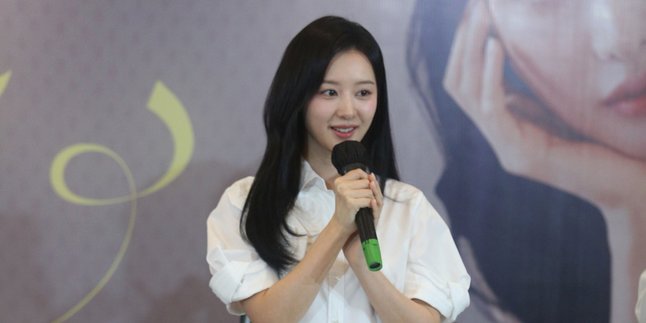 Press Conference Fan Meeting, Kim Ji Won Says She Likes to Relax During Free Time - Relates to Us