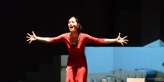 Preview Manusia Istana, Panggung Puisi Karya Radhar Panca Dahana