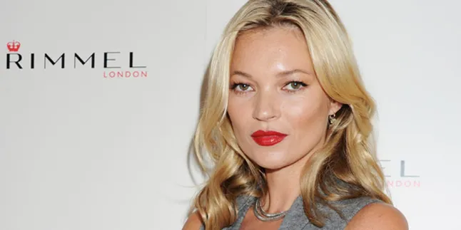 Pria Bugil Ini Rusak Romantisme Kate Moss - Jamie Hince