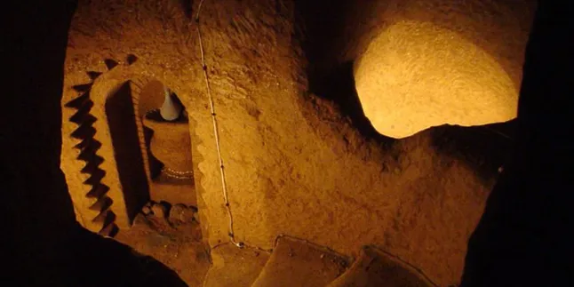 Pria Ini Habiskan 23 Tahun Untuk Membangun Kuil di Bawah Tanah Rumahnya