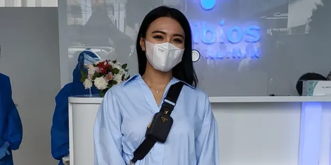 Prihatin dengan Pandemi, Ini Cara Tak Biasa dari Wika Salim