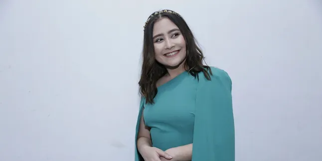 Prilly Latuconsina Jadi Duta Kanker Serviks & Beri Penyuluhan Penting Ini Prilly Latuconsina Jadi Duta Kanker Serviks & Beri Penyuluhan Penting Ini