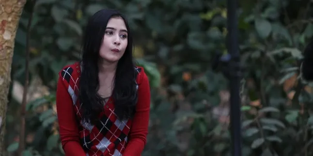 Prilly Latuconsina Sedih Dapat Keluhan Kabut Asap Dari Fans Prilly Latuconsina Sedih Dapat Keluhan Kabut Asap Dari Fans