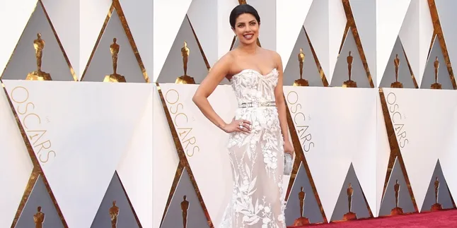 Priyanka Chopra Dijadwalkan Dinner Dengan Obama di Gedung Putih